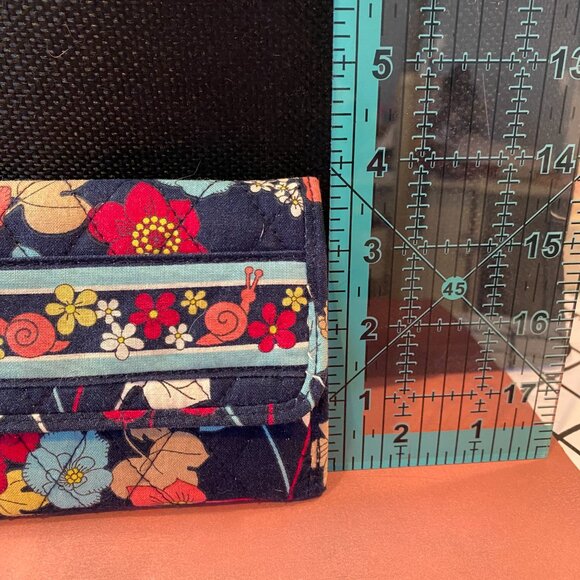 Vera Bradley "happy snail" tri-fold wallet - Picture 7 of 8